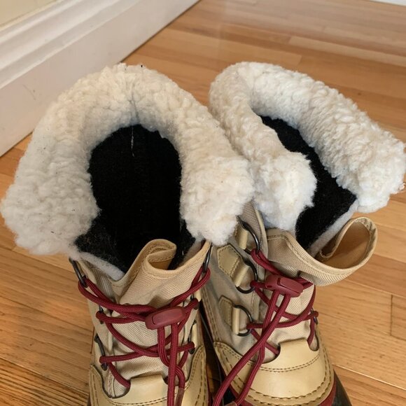 Women's SOREL Joan of Artic White Fur Top - Picture 14 of 15